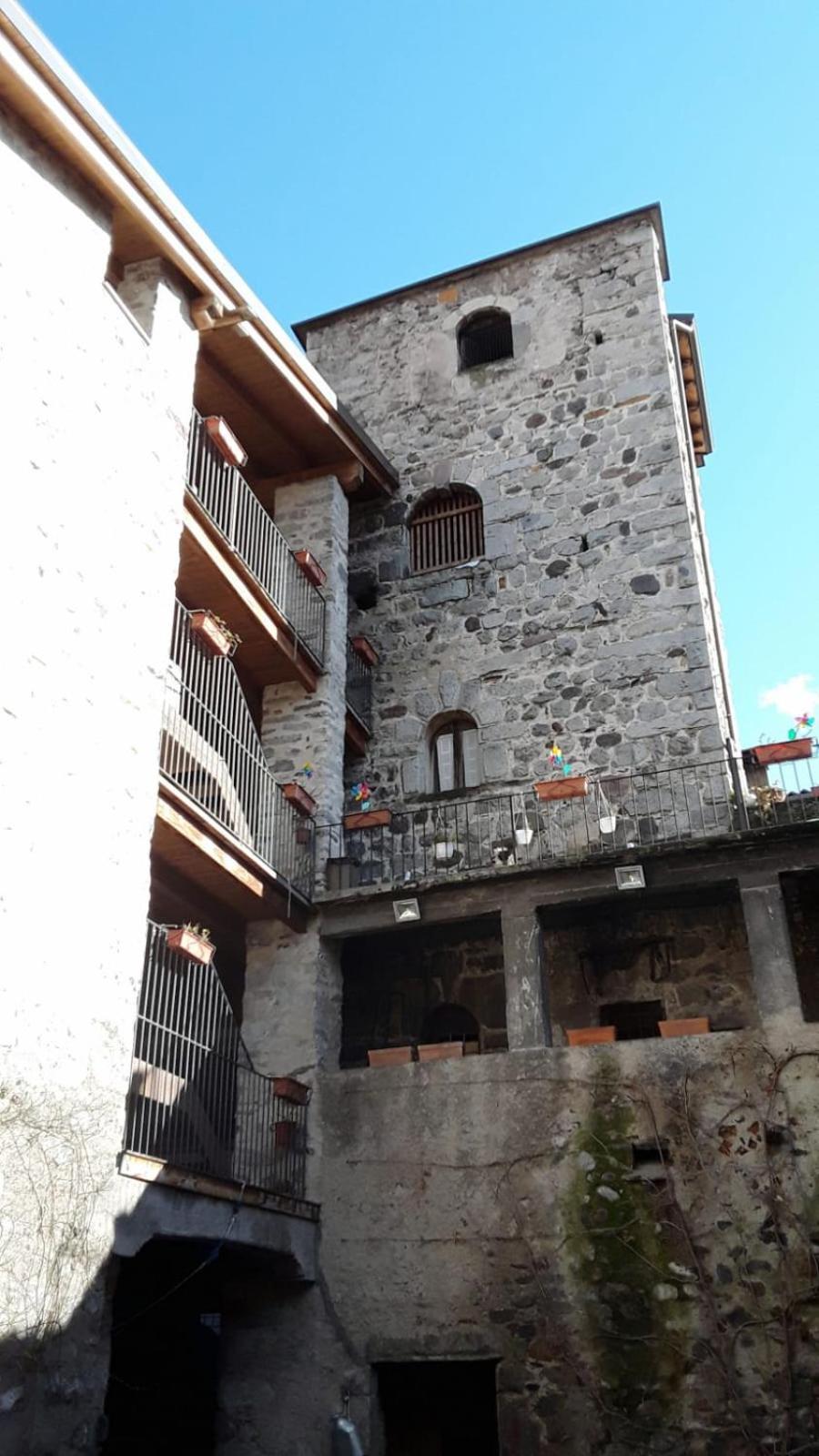 Bed and Breakfast La Torre A Colori Esine Exterior foto