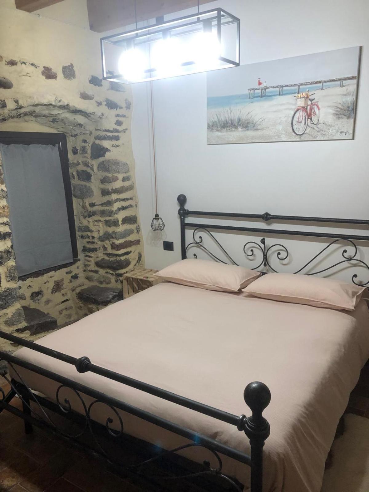 Bed and Breakfast La Torre A Colori Esine Exterior foto