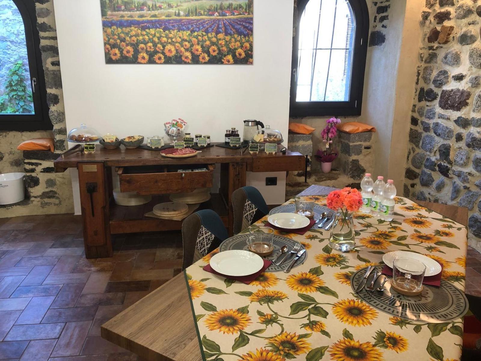 Bed and Breakfast La Torre A Colori Esine Exterior foto